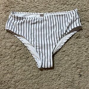 black and white romwe bikini bottoms - size: small
